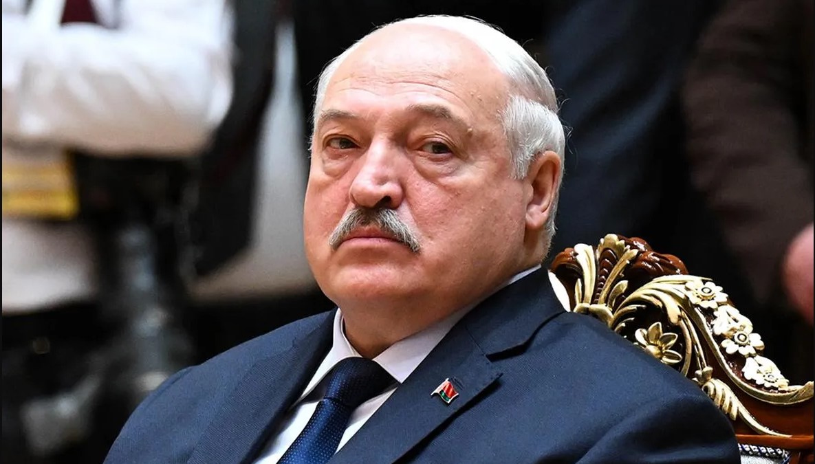Лукашенко визнав виснаження економіки РФ через війну проти України
